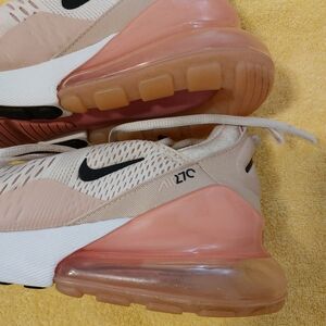 Nike Air Max 270 Ladies Size 9